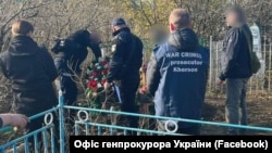 За даними правоохоронців, «від отриманих вогнепальних поранень подружжя загинуло на місці»