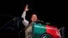 عمران خان د خپل لاریون پر مهال د ګوند پلویانو ته وینا کوي - د نومبر درېیمې انځور. 