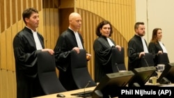 Sudije holandskog suda 17. novembra 2022. izriču presudu u slučaju pada malezijskog aviona na letu MH 17 u ističnoj Ukrajini 2014. godine. 
