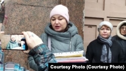 За словами Ольги Цуканової, «Раду матерів і дружин» визнали іноземним агентом за поширення публікації видання-«іноагенту»