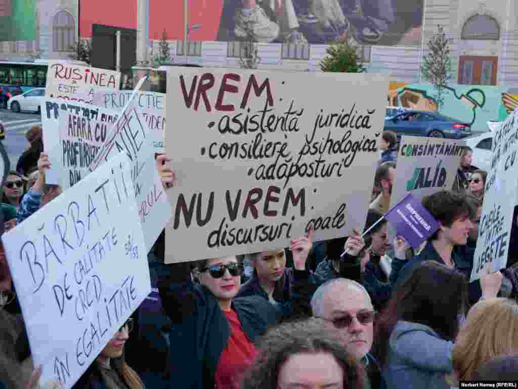 Una dintre revendicări: consiliere gratuită din partea Statului pentru supraviețuitoare. 