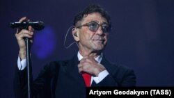 Эстрада хонандаси Григорий Лепс урушда Украинанинг ишдан чиқарилган ҳар бир танки учун россиялик жангчиларга 1 миллион рублдан мукофот пули ваъда қилган