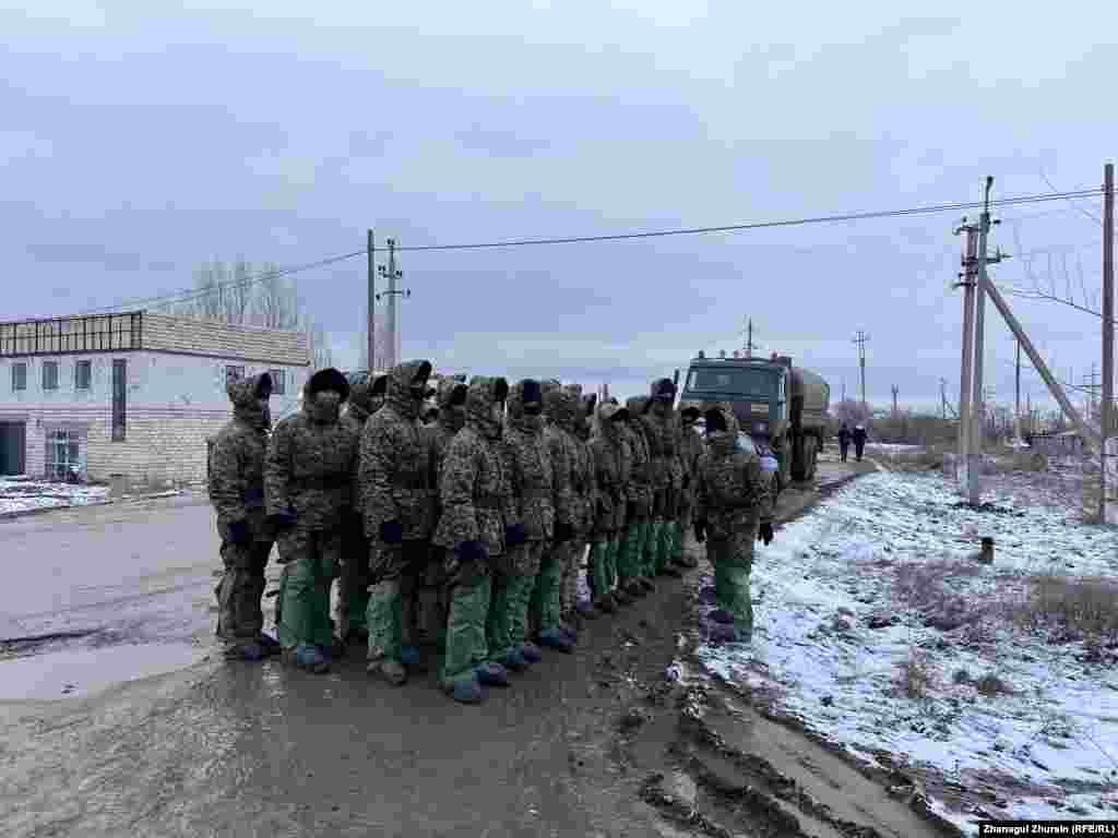 Military personnel and more than 400 pieces of equipment are participating in measures to contain the floodwaters. On April 1, President Qasym-Zhomart Toqaev officially reprimanded regional governors and the cabinet for "dealing poorly" with the situation and called on the Central Asian nation's businesspeople to contribute to the rescue efforts. 