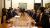 Predsednik Srbije Aleksandar Vučić i kongresmen SAD Majkl Tarner na sastanku u Beogradu 30. avgusta.