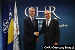 Jens Stoltenberg i Christian Schmidt
