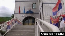 Opštinska zgrada u Zubinom Potoku