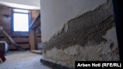 Zidovi oštećeni vlagom u hotelu Molika, januar 2024.