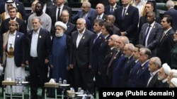 ზაფხულში ირაკლი კობახიძე ირანის პრეზიდენტის დაკრძალვაზე ჩავიდა, სადაც ჰამასის ლიდერის, ისმაილ ჰანიეს გვერდით იდგა. ჰანიე იმ ღამეს მოკლეს თეირანში. თეირანი, 2024 წლის 30 ივლისი