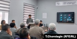 Кыргыз тарыхчыларынын КУУдагы кереге кеңеши маалында. 29.1.2024.