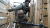 Військовослужбовці ЗСУ тренуються штурмувати окопи противника