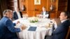 Premierul maghiar Viktor Orbán (stânga), președintele UDMR Kelemen Hunor, premierul român Marcel Ciolacu și ministrul Transporturilor Sorin Grindeanu, într-o întâlnire informală de la București.