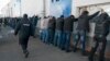Мечитте кармалган мигранттар. Орусияда рейд күчөдү