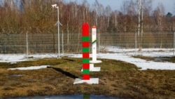 Табличка на границе России и Латвии