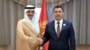  Президент Садыр Жапаров (оңдо) Ислам өнүктүрүү банкынын (ИӨБ) президенти Мухаммед бин Сулейман Аль-Жассер менен жолугушту. 19-июль, 2023
