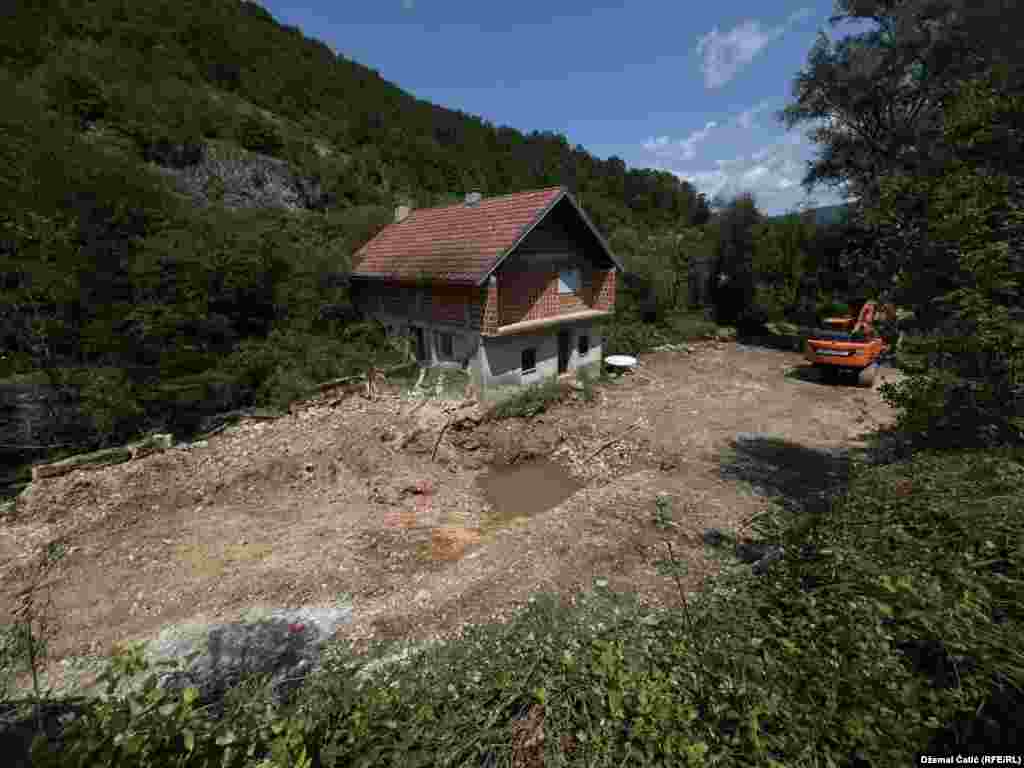 Radovi na iskopavanju uz Vrelo Une su već počeli, 25. juli 2024. 