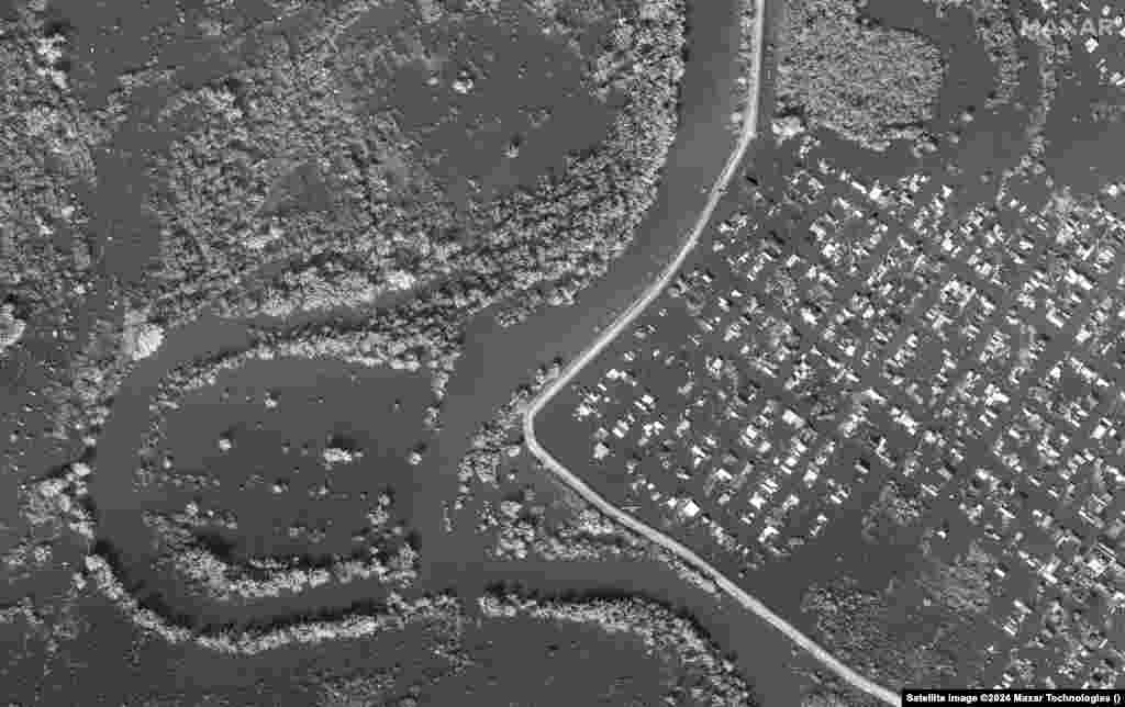 Before-and-after satellite views captured on April 1, 2023, and April 10 of this year show the inundation of the city of Orsk, which straddles the Ural River. Orsk, a city of nearly 240,000, is the second-largest city in Russia's Orenburg region, located on the steppe about 100 kilometers southeast of the southern tip of the Ural Mountains.