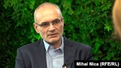 Istoricul și scriitorul Stejărel Olaru a publicat cartea „Nadia și Securitatea”, tradusă deja în șase limbi.