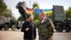 Президент України Володимир Зеленський і міністр оборони ФРН Борис Пісторіус (праворуч) під час відвідин 21-ї зенітно-ракетної групи в місті Заніц, де українські військові тренуються для роботи на ЗРК Patriot, 12 червня 2024 року