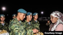 Таджикские военные прибыли на учения ОДКБ в Кыргызстан