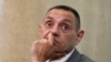 Aleksandar Vulin sluša konferenciju za novinare predsednika Srbije Aleksandra Vučića u Beogradu, Srbija, u subotu, 8. oktobra 2022.