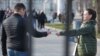 "Украинага барбаганым үчүн сабашты". Орусиядан чыгарылган мигранттар