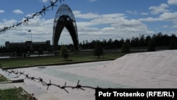 The ALZHIR Memorial Complex and Museum is located near the village of Aqmol, some 40 kilometers west of Astana.