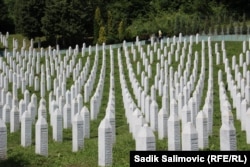 Pomsrtni ostaci žrtava genocida shranjeni su u Potočarima, septembar 2023.