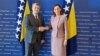 Zamenica premijera Kosova Emilija Redžepi sa Šemsudinom Mehmedovićem
