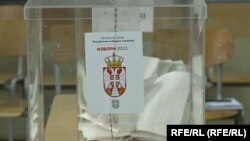 U Srbiji su 17. decembra održani vanredni parlamentarni, pokrajinski i izbori u 65 gradova i opština