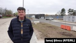 Aurel Enache, primarul din Comana, spune că are dispensar non-stop, ambulanță, utilajele și angajații proprii ai primăriei pentru lucrările din comună.