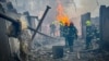 Пожежники та рятувальники ДСНС працюють на місці російського ракетного удару. Одеса, Україна. 15 березня 2024 року