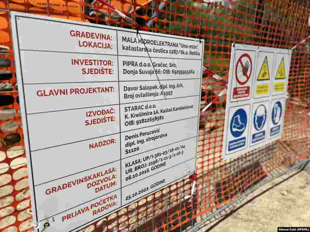 Tabla sa detaljima o projektu i investitoru izgradnje male hidroelektrane "Una-mlin", 25. jula 2024. 