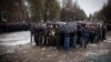 Проросійських бойовиків і активістів закидаюать яйцями. Запоріжжя, 13 квітня 2014 рокуФото з власного архіву Катерини Клочко 