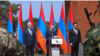 Վարչապետն այցելեց Սարդարապատ, ոստիկանները փորձել են արգելել Վեհափառի մուտքը
