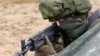 У розвідці зауважують, що висока місячна зарплата і бонуси спонукатимуть деяких трудових мігрантів погодитися на цю пропозицію (фото ілюстративне)