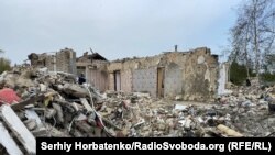 Руїни кафе у селі Гроза після удару російської ракети «Іскандер»