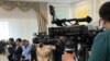 Казакстанда журналисттерди чектеген эрежеге каршы соттук териштирүү башталды 