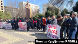 Митинг предпринимателей против ККМ в Бишкеке. 10 марта 2023 г.