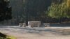 În imagine, Masa Tăcerii, parte a ansamblului monumental - care mai include Coloana Infinitului, Poarta Sărutului și Aleea Scaunelor, realizat de sculptorul Constantin Brâncuși la Târgu-Jiu. 
