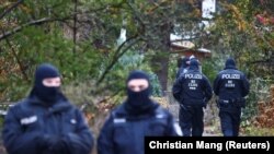 Немис полициясы. Иллюстрациялык сүрөт.
