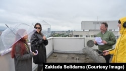 Mlada glumica Severina sa pjevačicom Severinom tokom snimanja kampanje za "Fond Desa i Jerko Baković"
