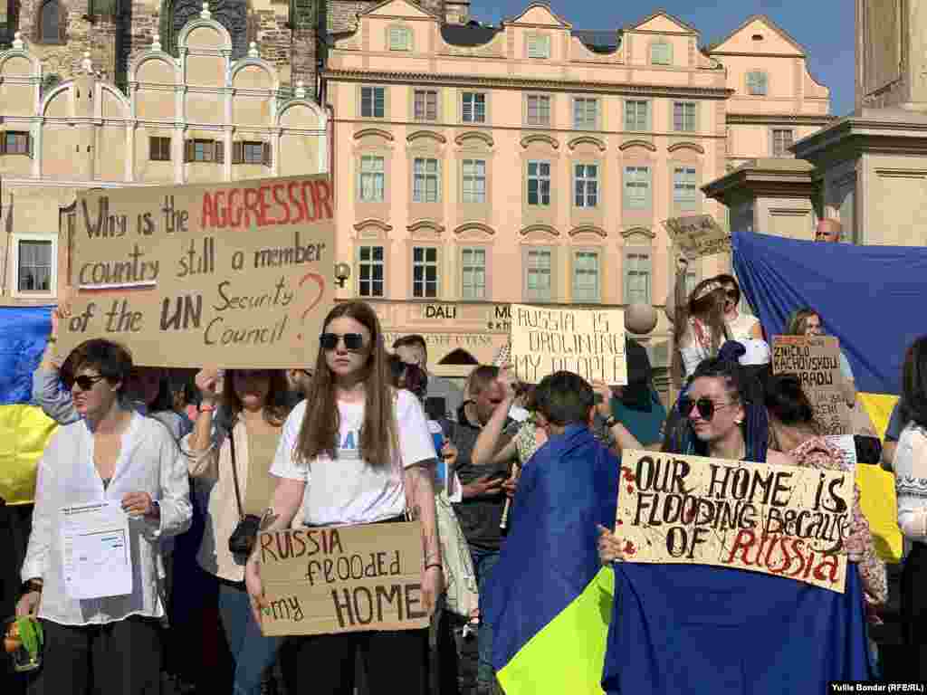 Серед мітингувальників були біженці з Херсонщини 