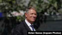 În timpul celor aproape 10 ani de mandate, președintele Klaus Iogannis a susținut pentru presa română doar câteva conferințe de presă, ultima în iulie 2022 și nu acordă interviuri.