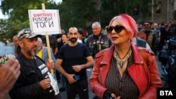 Демонстрация в защита на рок певицата Милена Славова, обвинена заради хомофобски изказвания.