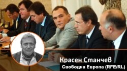 Красен Станчев. На фона е снимка от среща в парламента, на която присъстват Илия Павлов, Емил Кюлев, Васил Божков и др. Колаж