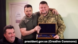 Президент України Володимир Зеленський і головнокомандувач ЗСУ Валерій Залужний