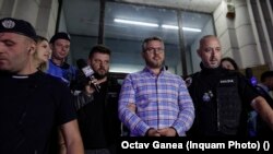Patronii stației GPL Crevedia, Ionuț Doldurea (centru) și Cosmin Stângă au rămas în arestul preventiv, deși au încercat prin avocați să fie eliberați sau să facă arest la domiciliu.
