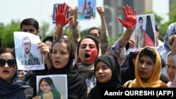 دا په اسلام اباد کې د افغان ښځو د طالبانو د حکومت پرضد د مظاهرې انځور دی چې د ۲۰۲۳ز کال اکست پر ۱۵ اخيستل شوی وو.