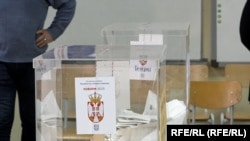Glasanje na jednom od biračkih mesta u Beogradu, 17. decembra 2023. 