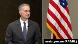 ԱՄՆ Կովկասյան բանակցությունների հարցերով ավագ խորհրդական Լուիս Բոնո, արխիվ